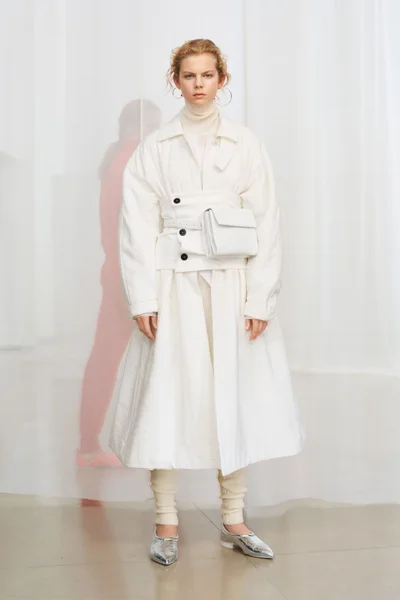Look 10